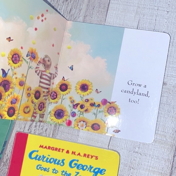 Set of 5 chick fil a miniature books - Picture 8 of 9